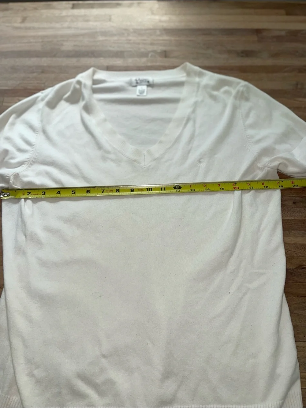 Lilly Pulitzer White V‑Neck Sweater | Women’s Large